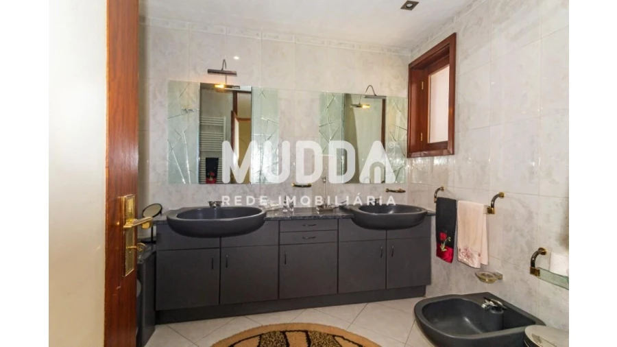 Moradia T5 para Venda em Mozelos Foto 29