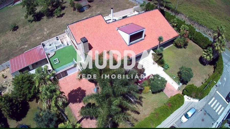 Moradia T5 para Venda em Mozelos Foto 69