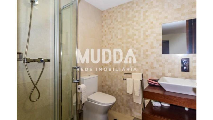 Moradia T5 para Venda em Mozelos Foto 56