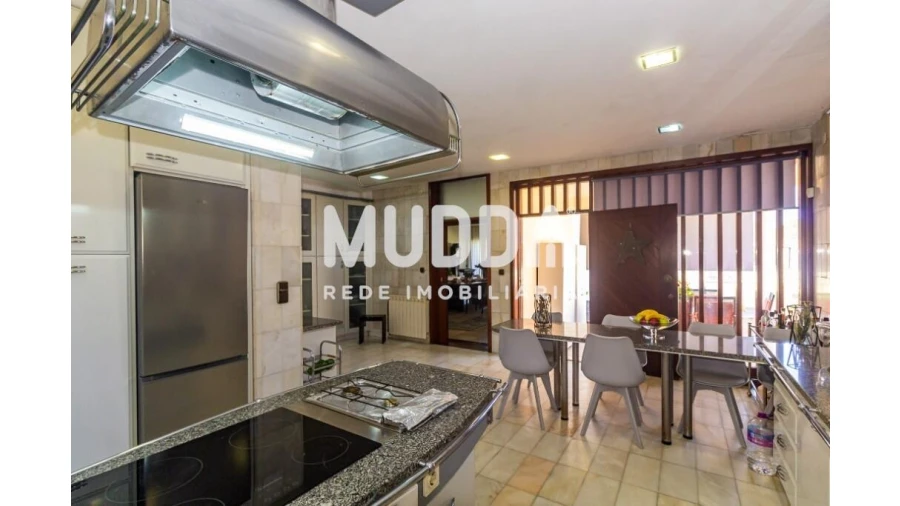 Moradia T5 para Venda em Mozelos Foto 24