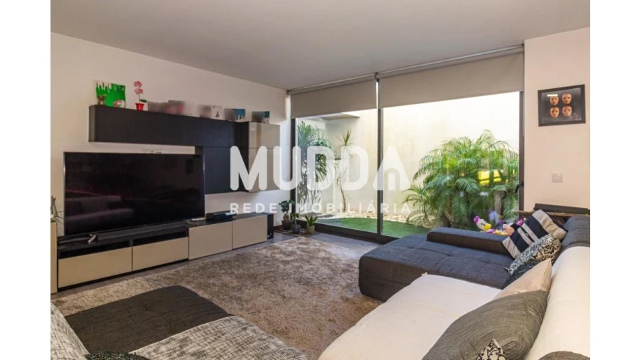 Moradia T5 para Venda em Mozelos Foto 53