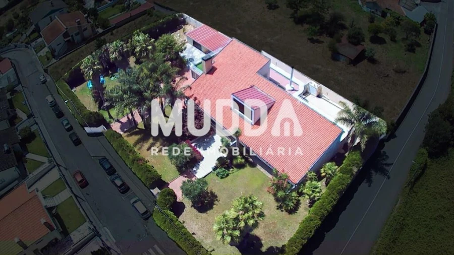 Moradia T5 para Venda em Mozelos Foto 68