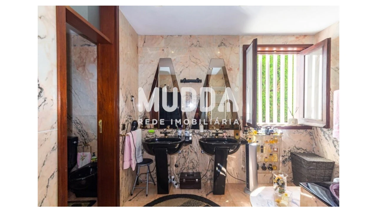 Moradia T5 para Venda em Mozelos Foto 35