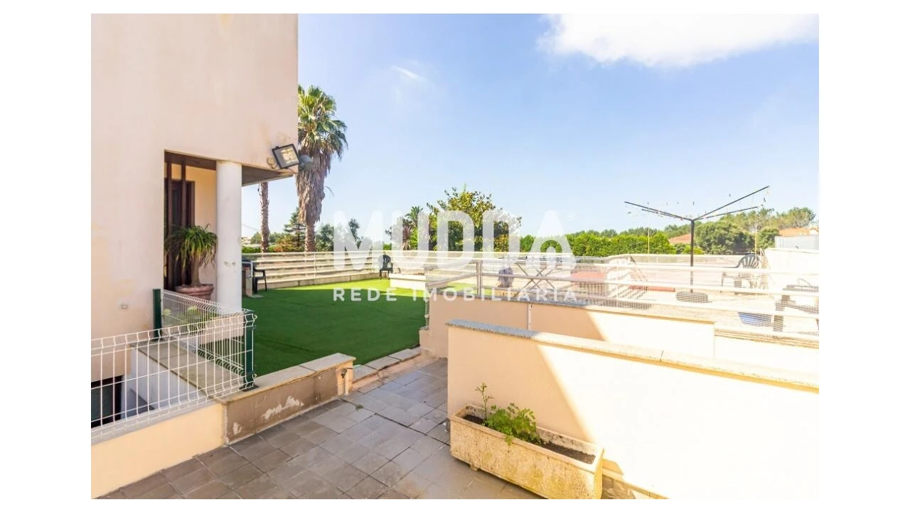 Moradia T5 para Venda em Mozelos Foto 13