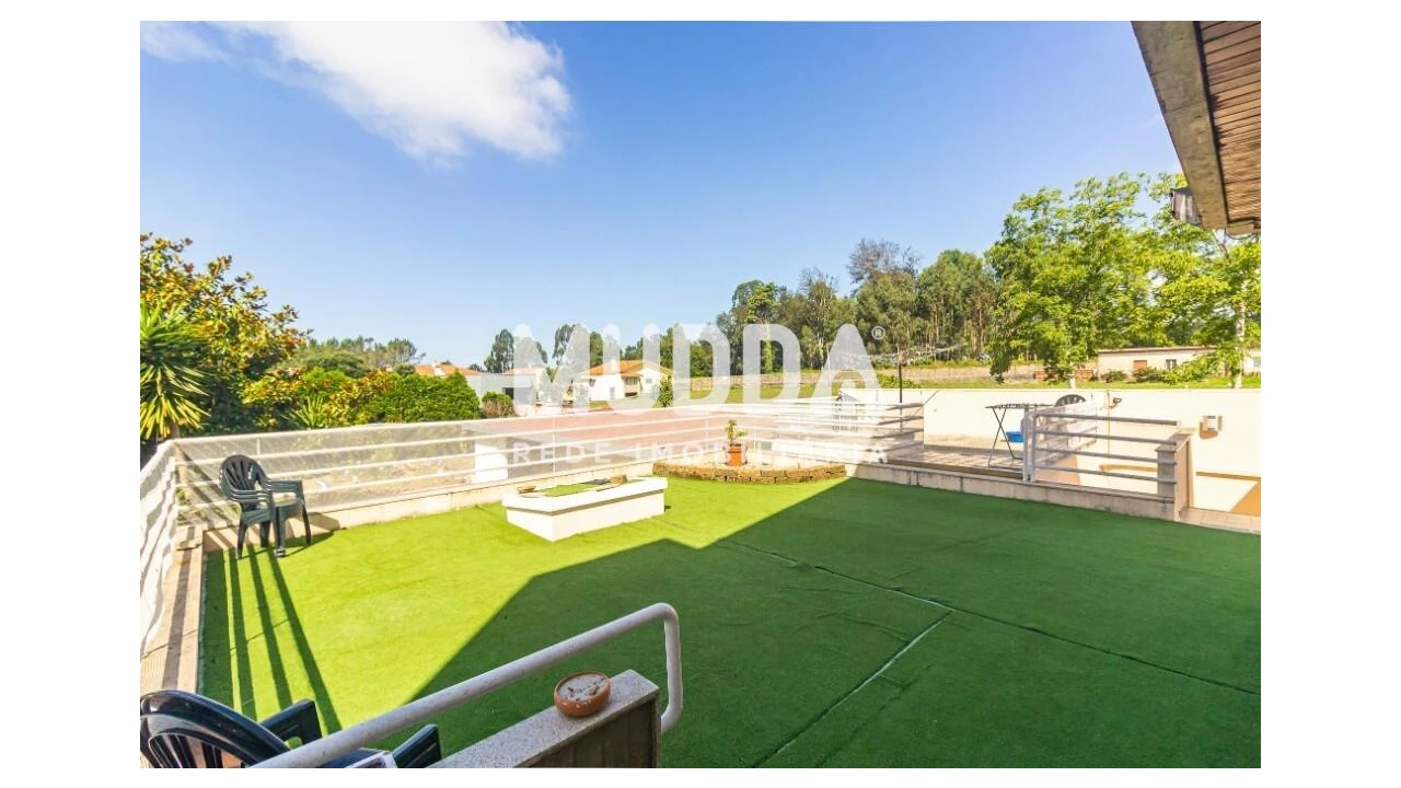 Moradia T5 para Venda em Mozelos Foto 10