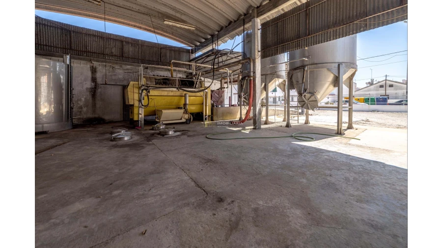 Armazém para Venda em Fazendas de Almeirim Foto 1