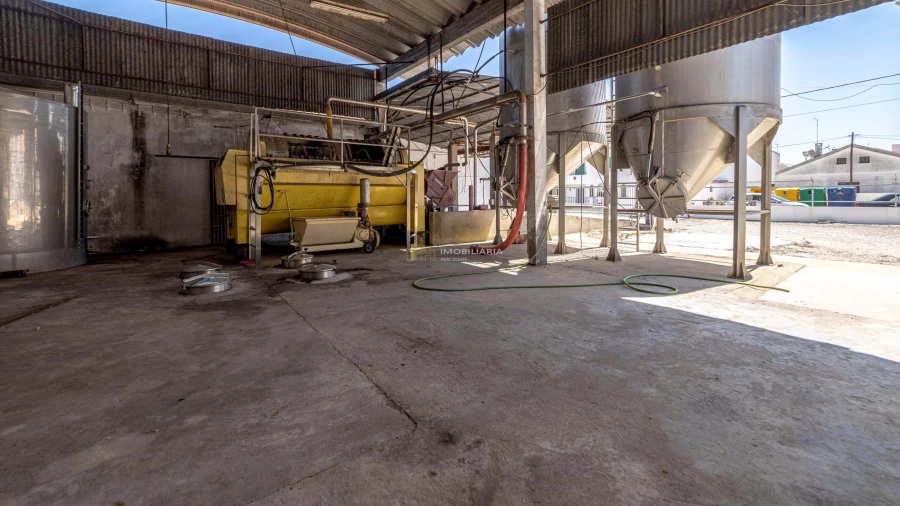 Armazém para Venda em Fazendas de Almeirim