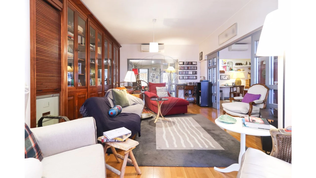 Apartamento T4 para Venda em Campolide Foto 29