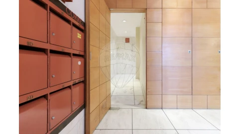 Apartamento T4 para Venda em Campolide