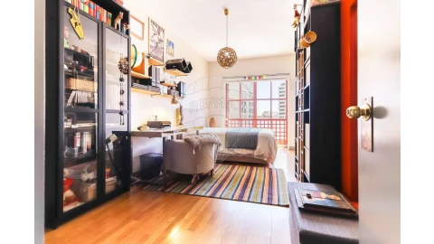 Apartamento T4 para Venda em Campolide