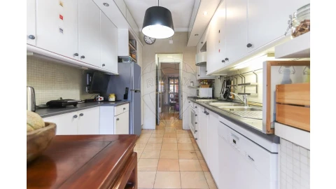 Apartamento T4 para Venda em Campolide