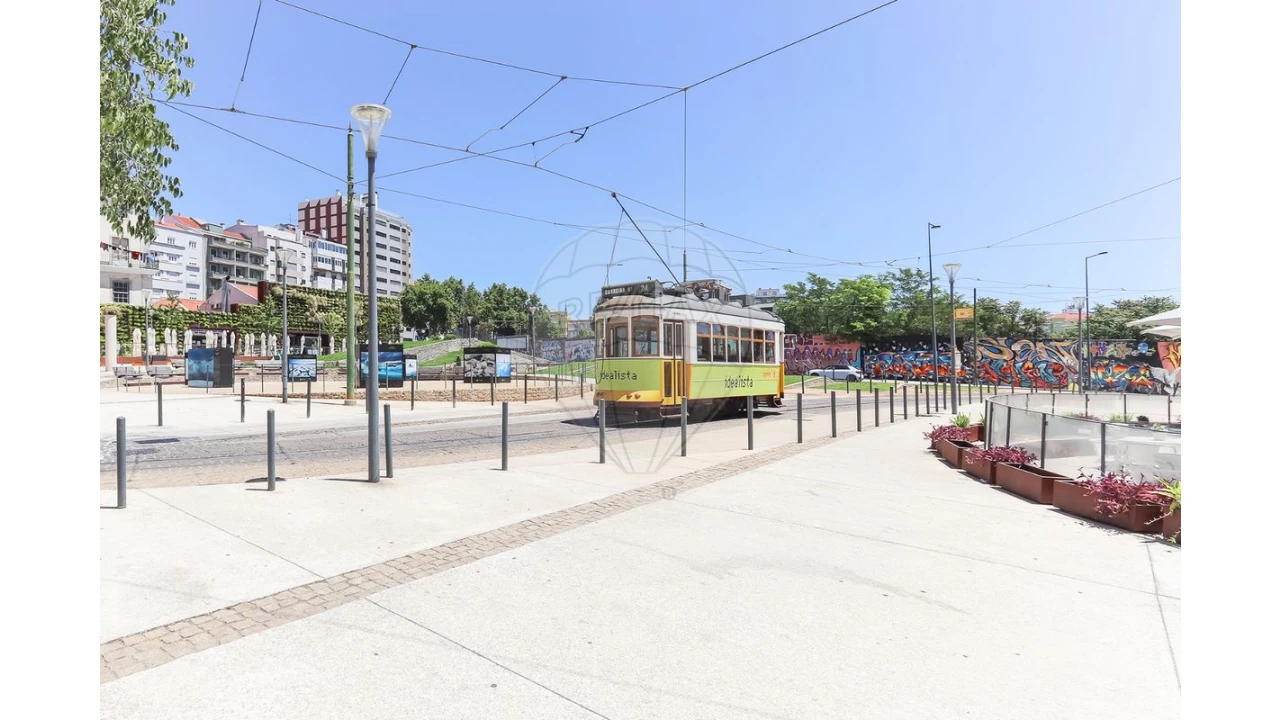 Apartamento T4 para Venda em Campolide Foto 16