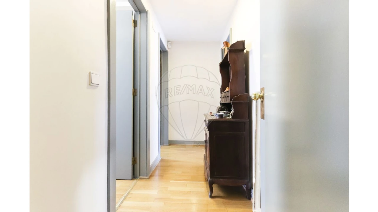 Apartamento T4 para Venda em Campolide Foto 20