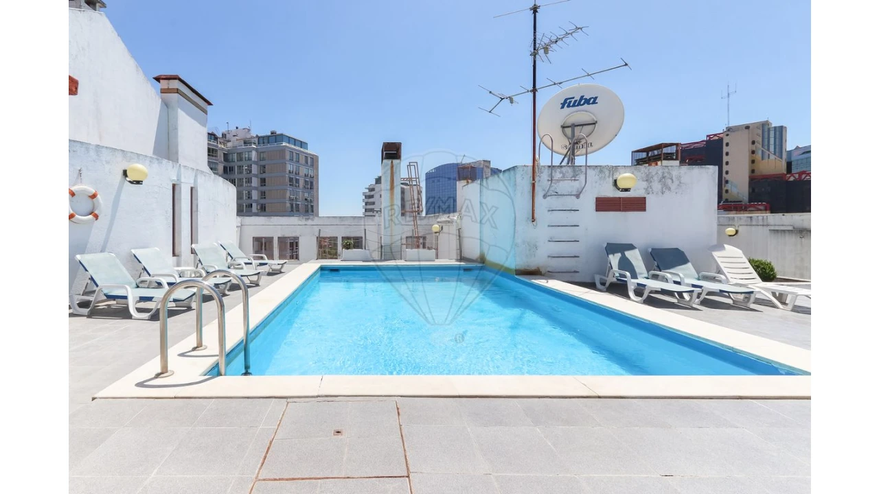 Apartamento T4 para Venda em Campolide Foto 33