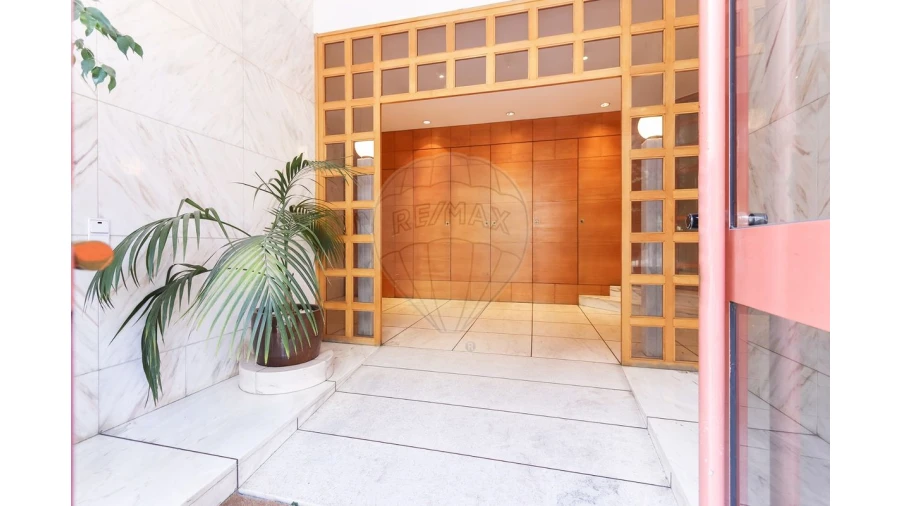 Apartamento T4 para Venda em Campolide Foto 13