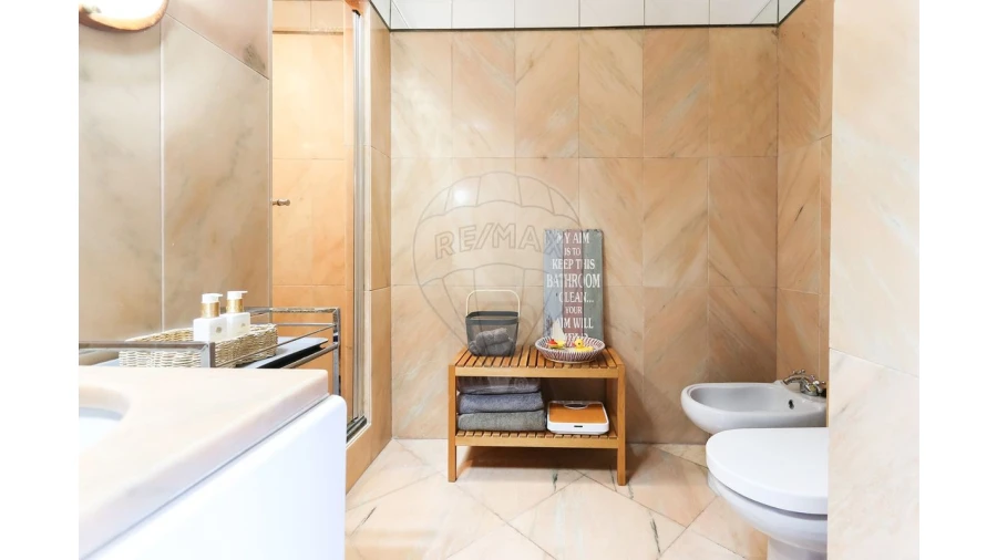 Apartamento T4 para Venda em Campolide Foto 4