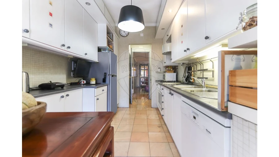 Apartamento T4 para Venda em Campolide Foto 25