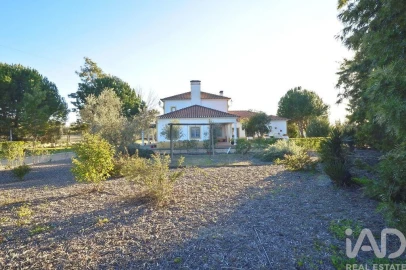 Moradia T5 para Venda em Santa Maria do Castelo e Santiago e Santa Susana