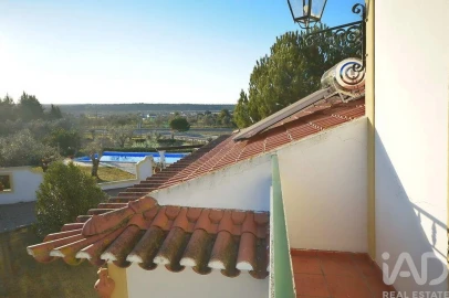 Moradia T5 para Venda em Santa Maria do Castelo e Santiago e Santa Susana
