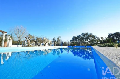 Moradia T5 para Venda em Santa Maria do Castelo e Santiago e Santa Susana