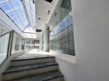 Loja para Venda em Albufeira e Olhos de Água