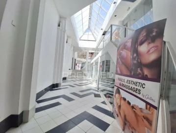 Loja para Venda em Albufeira e Olhos de Água