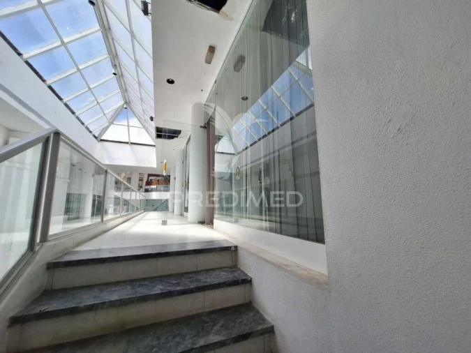 Loja para Venda em Albufeira e Olhos de Água Foto 8