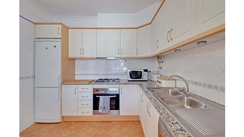 Apartamento T3 para Arrendamento férias em Albufeira e Olhos de Água