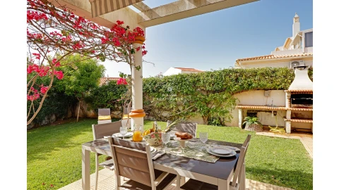 Apartamento T3 para Arrendamento férias em Albufeira e Olhos de Água