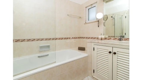 Apartamento T2 para Arrendamento férias em Albufeira e Olhos de Água