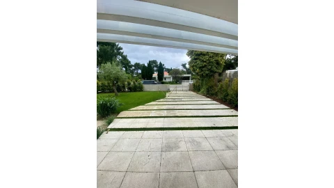 Moradia para Venda em Charneca de Caparica e Sobreda