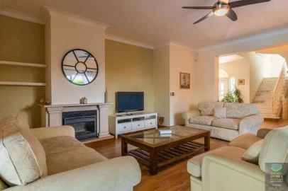 Moradia T4 para Arrendamento férias em Ferragudo