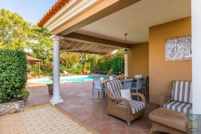 Moradia T4 para Arrendamento férias em Ferragudo