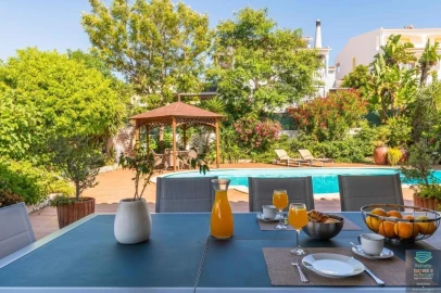 Moradia T4 para Arrendamento férias em Ferragudo