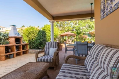 Moradia T4 para Arrendamento férias em Ferragudo