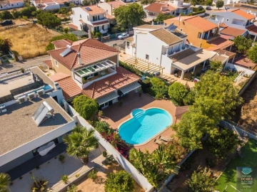 Moradia T4 para Arrendamento férias em Ferragudo