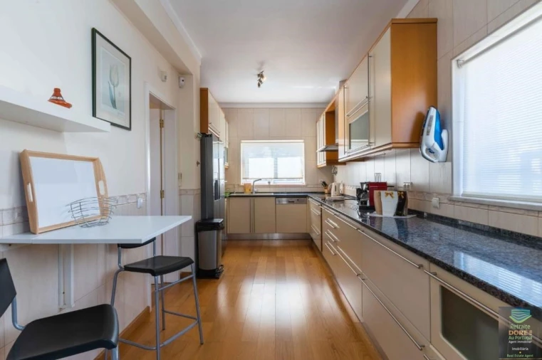 Moradia T4 para Arrendamento férias em Ferragudo Foto 4