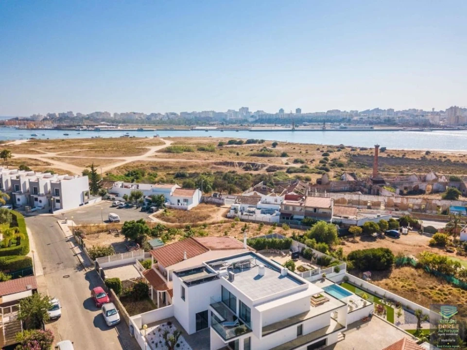 Moradia T4 para Arrendamento férias em Ferragudo Foto 27