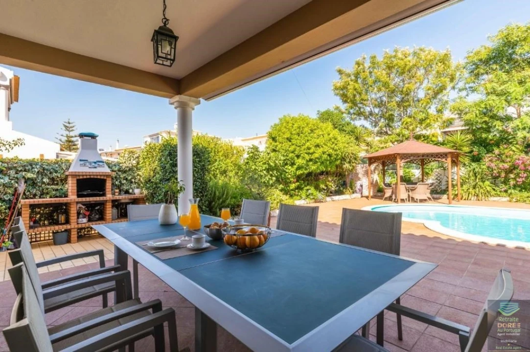 Moradia T4 para Arrendamento férias em Ferragudo Foto 15