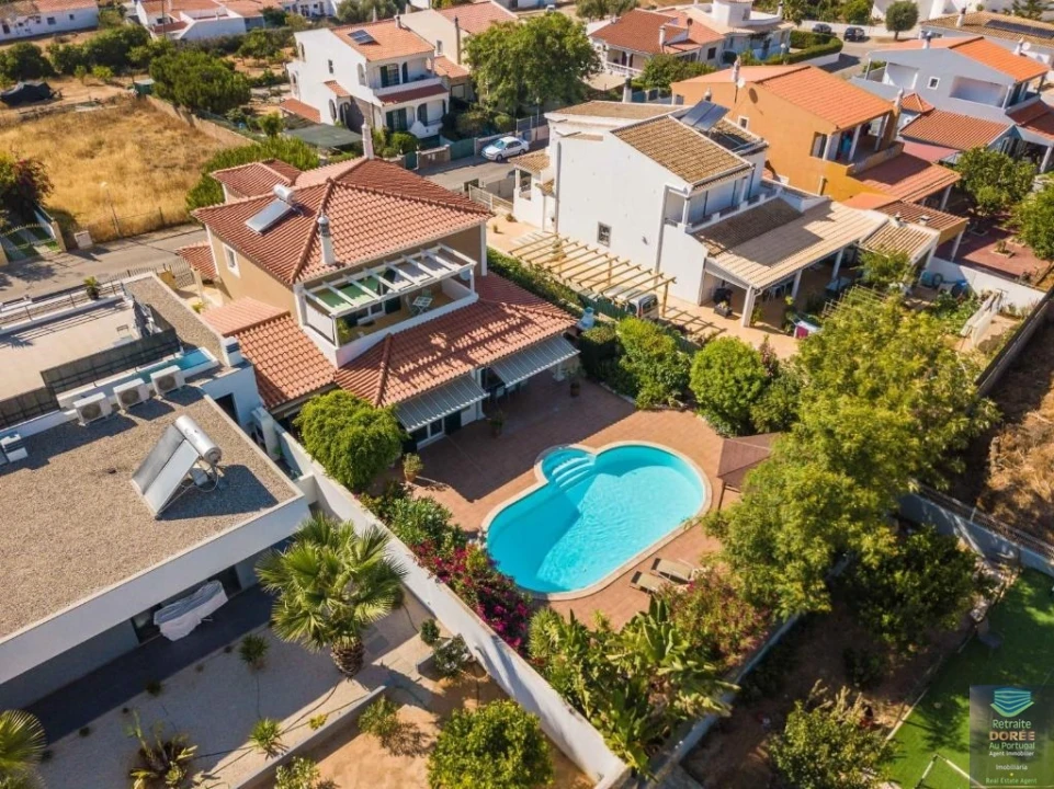 Moradia T4 para Arrendamento férias em Ferragudo Foto 12