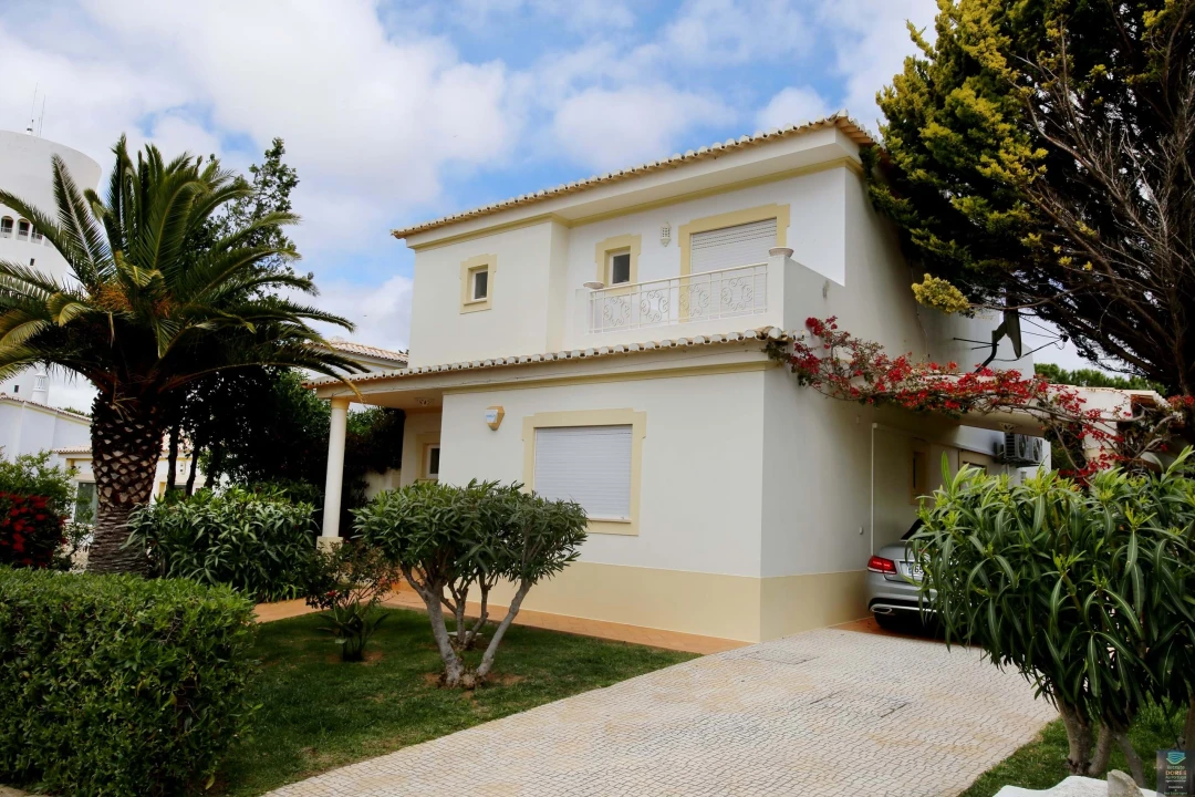 Moradia T4 para Arrendamento férias em Portimão Foto 5