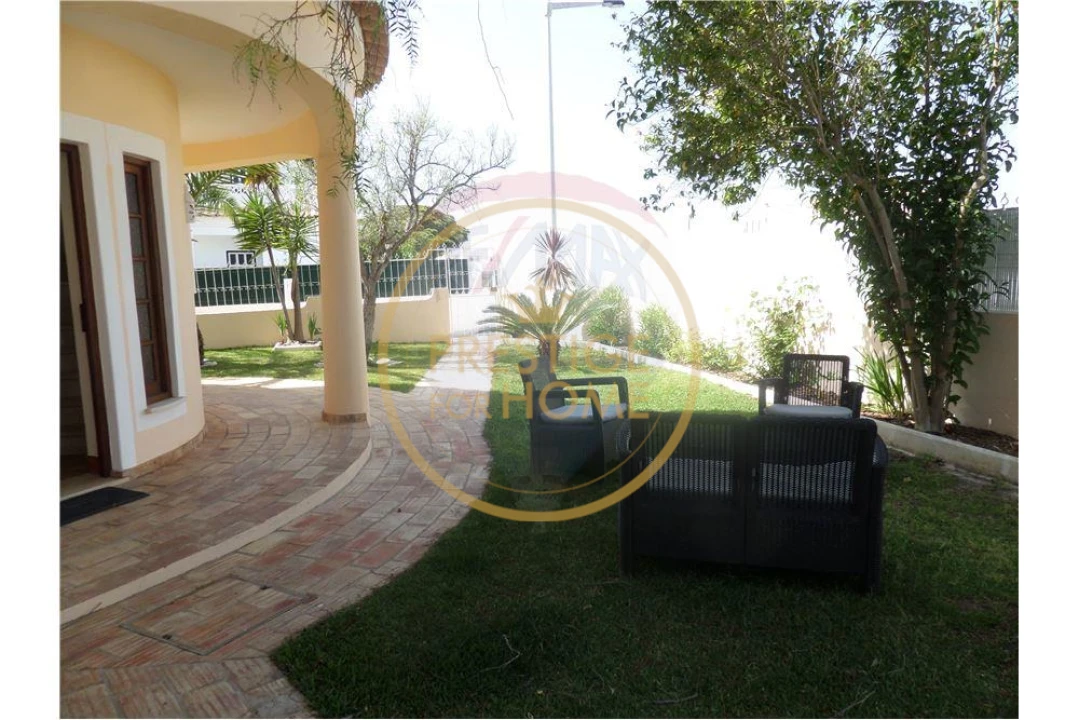 Moradia T4 para Arrendamento férias em Albufeira e Olhos de Água Foto 5