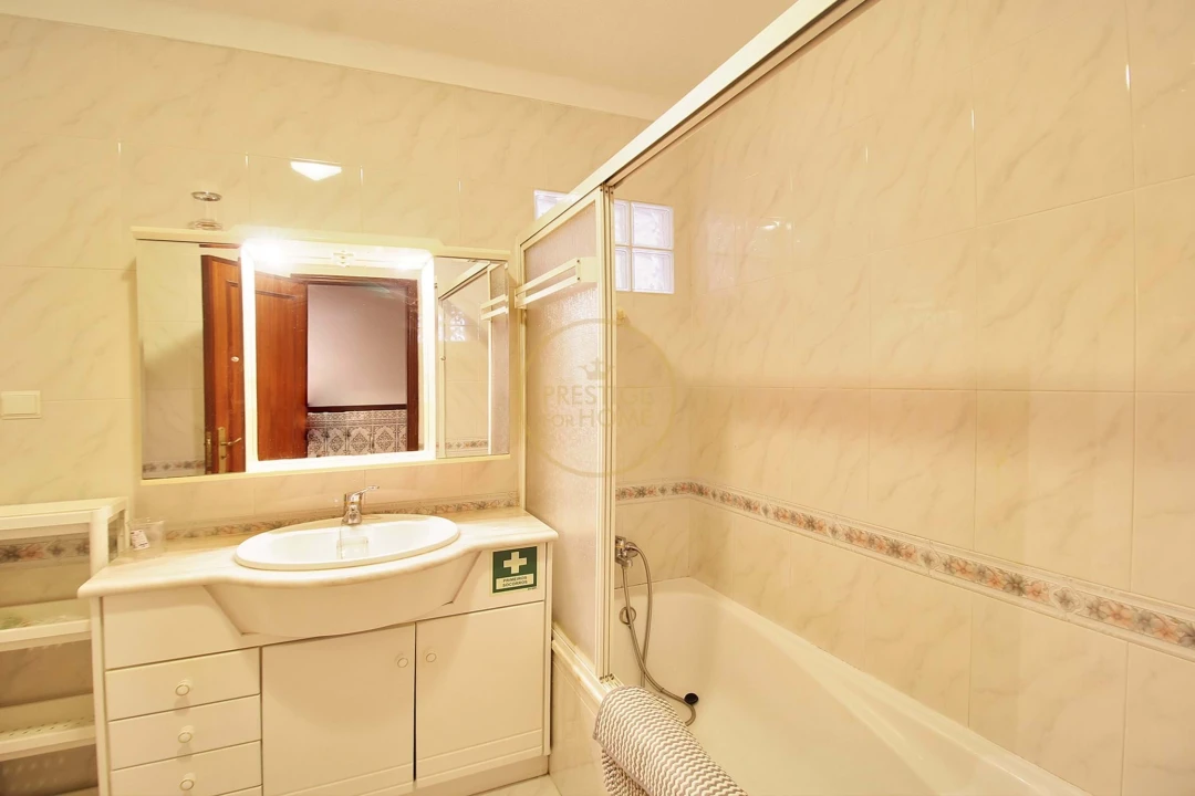 Apartamento T2 para Arrendamento férias em Lagos (São Sebastião e Santa Maria) Foto 20