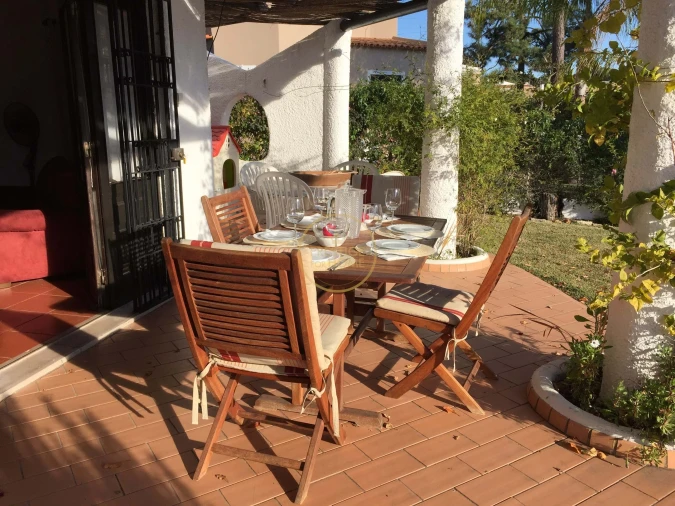 Moradia T3 para Arrendamento férias em Quarteira Foto 9