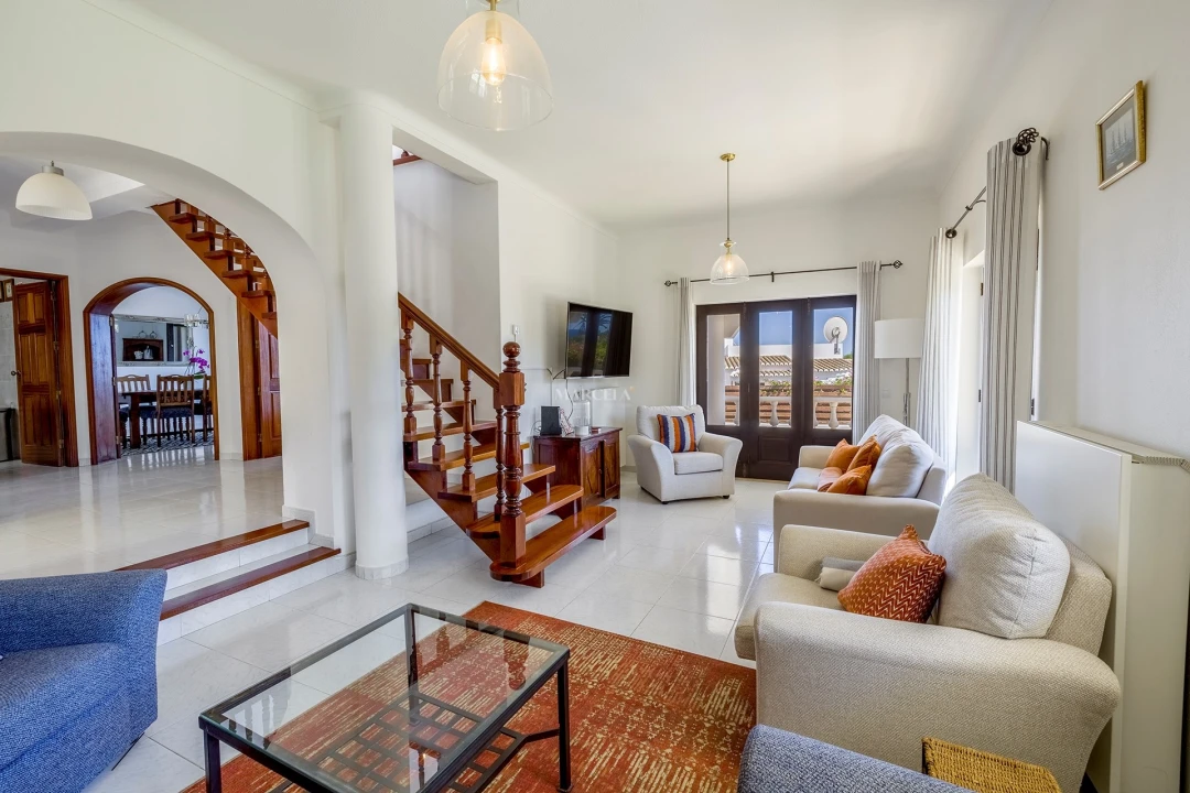 Moradia T5 para Arrendamento férias em Luz Foto 9