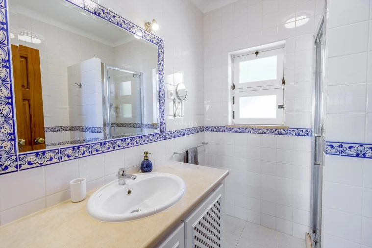 Moradia T5 para Arrendamento férias em Luz Foto 14