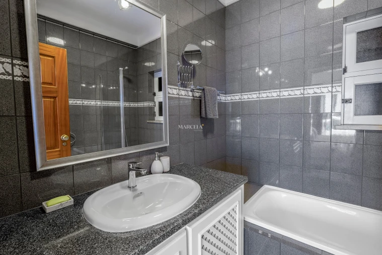 Moradia T5 para Arrendamento férias em Luz Foto 30