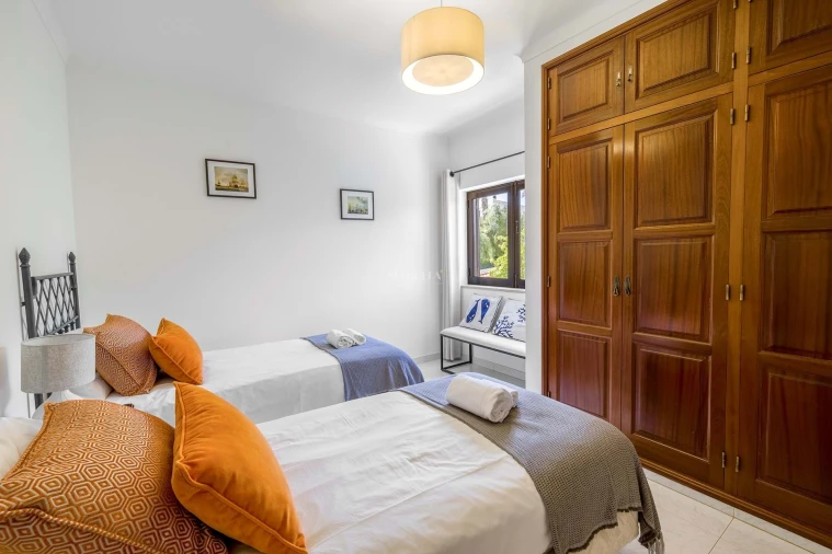 Moradia T5 para Arrendamento férias em Luz Foto 34