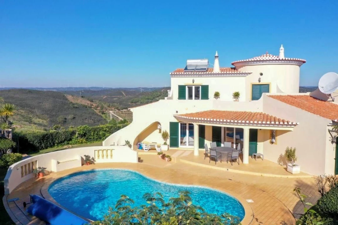 Moradia T4 para Arrendamento férias em Lagos (São Sebastião e Santa Maria) Foto 1