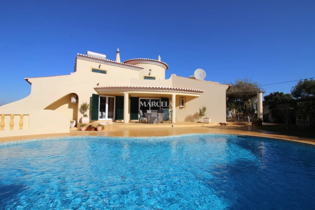 Moradia T4 para Arrendamento férias em Lagos (São Sebastião e Santa Maria) Foto 2